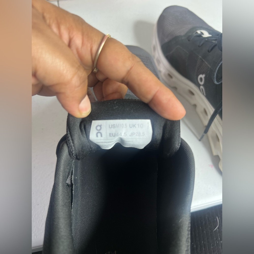 ON CLOUD-RUNNER Eclipse Running Shoes Sneakers Me… - image 2